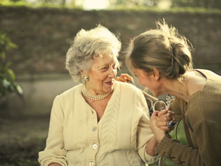 La convivialité durant une sortie pleine air essentielle au bien-être des personnes accueillies en hébergement familial.